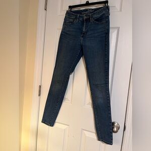 Universal Thread Women's Dark Blue Skinny Jeans